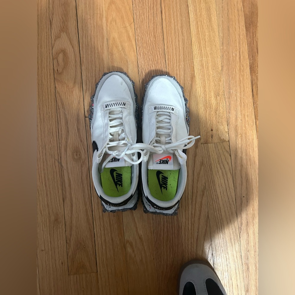 Women’s Nike waffle racer crater